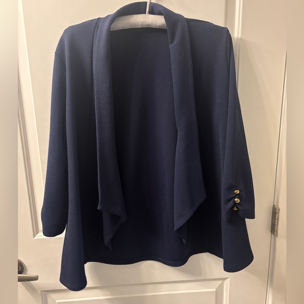 Blue blazer 3/4 sleeve with gold buttons